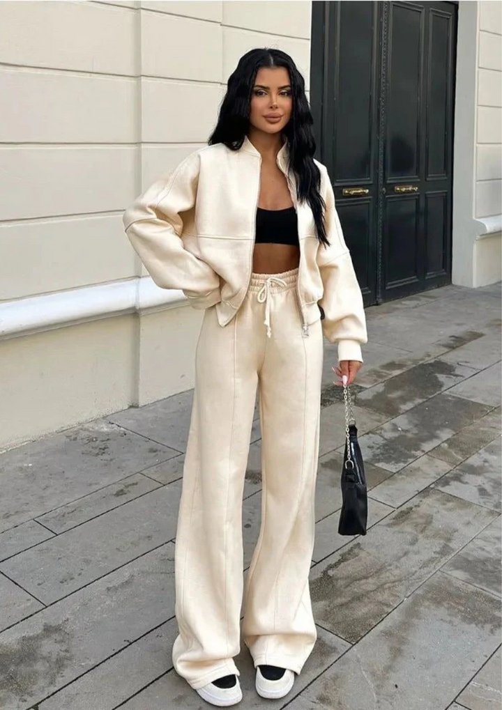 LIA - a comfortable set for all seasons